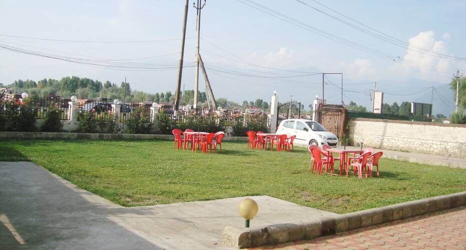 Hotel Dawer Heaven, Srinagar 4